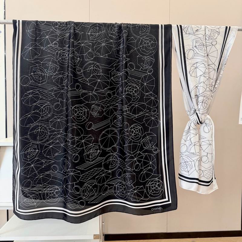 Chanel silk scarf 90-180cm E041848